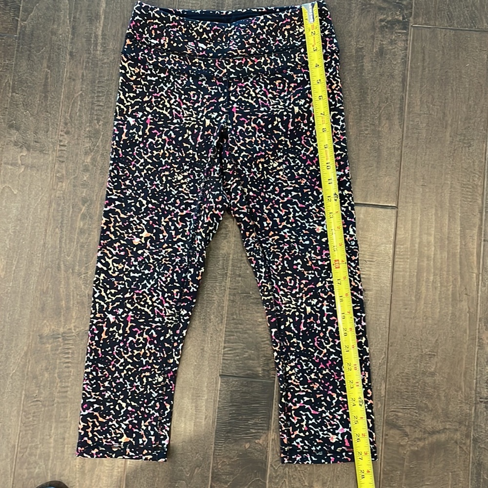 Lucy Multi-Color Capris, Size Small, Euc - image 3